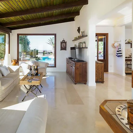 Cala Mancina Villa