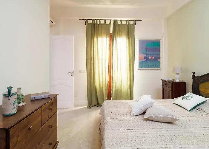 Cala Mancina Villa *